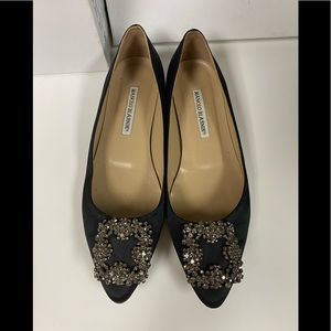 MANOLO BLAHNIK Hangisi Crystal-Buckle Satin Flat